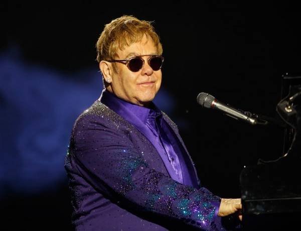 related article image - Harry herceg esküvőjére készül Elton John