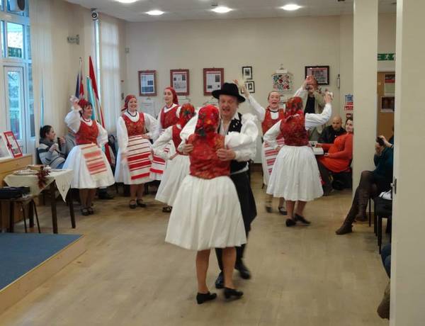 related article image - „Let’s dance csárdás!” – az angliai Balaton néptánccsoport